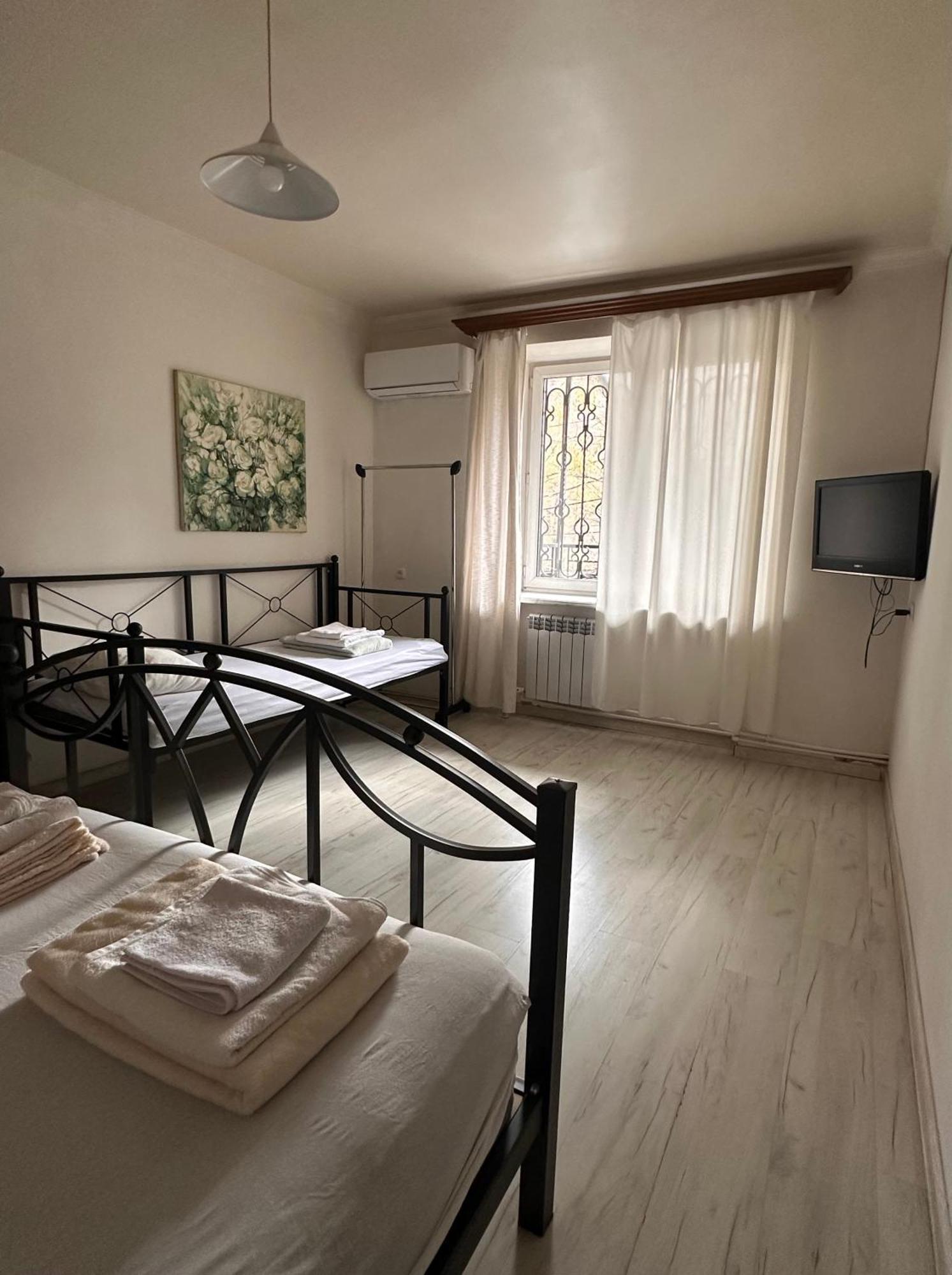 Apartment In The Center Of Erevan Exterior foto